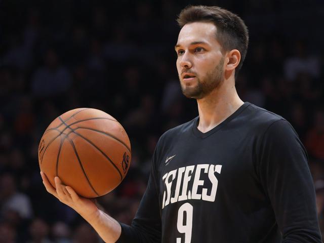 开云体育_ NBA中的心理斗争：压力下的决策与表现，nba球员压力大吗