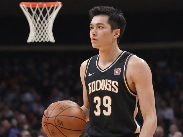 开云体育_ NBA季后赛的决战时刻：谁能把握机会？，nba季后赛开打了吗