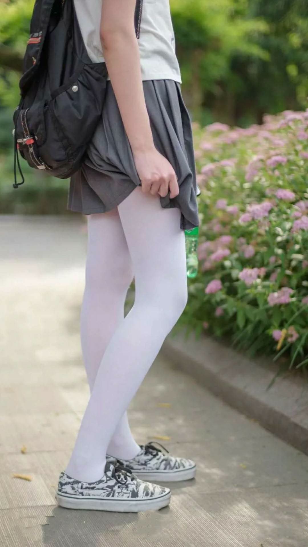 拜仁慕尼黑轻松晋级，战绩稳固领先，拜仁慕尼黑首发11人