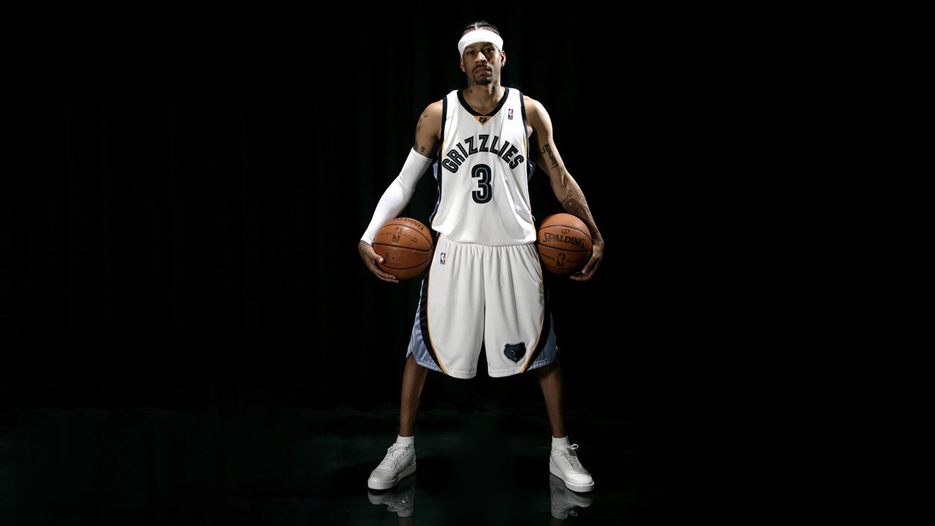 开云官网注册-2015年季后赛：库里在对阵灰熊的比赛中，投中8个三分球收官，帮助勇士摘得冠军！